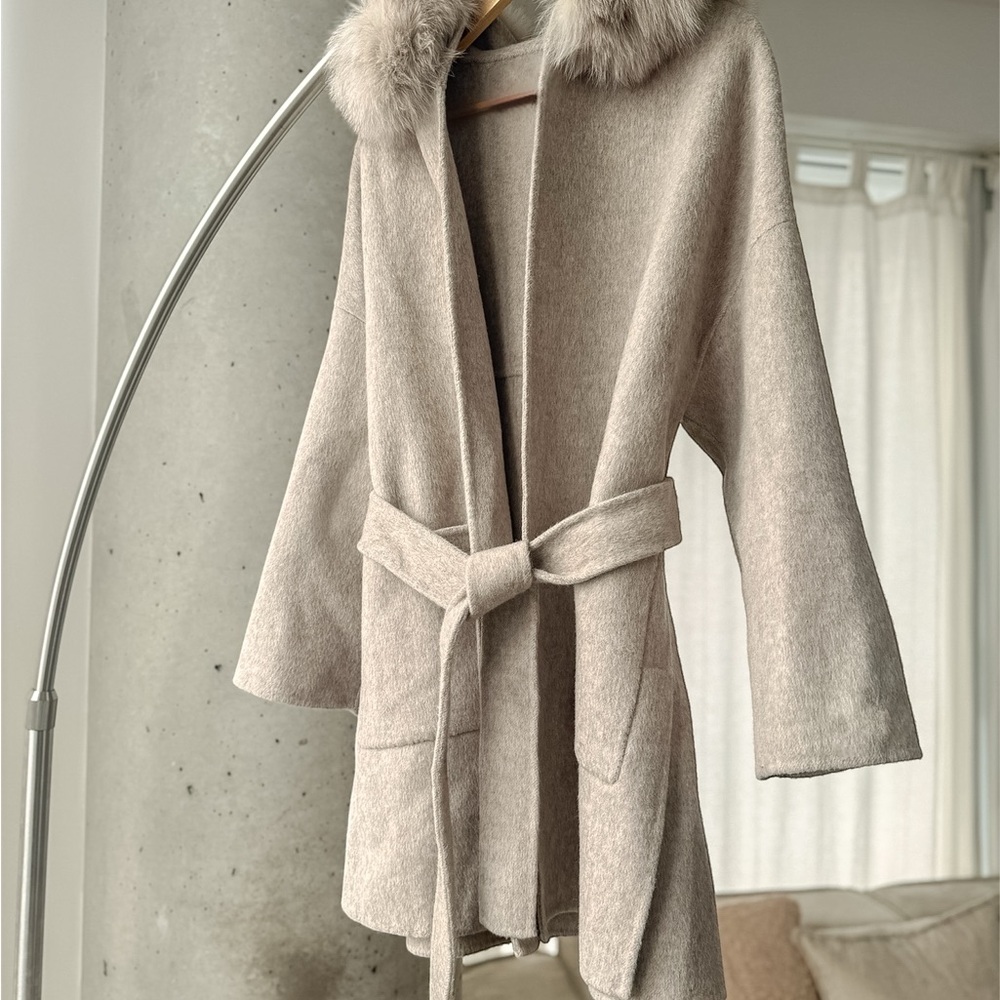 Real virgin wool & alpaca Beige Women's Cape with FOX Fur, size Medium